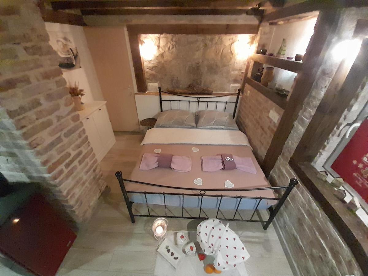Apartment Ada Bed & Breakfast Gracac  Ngoại thất bức ảnh